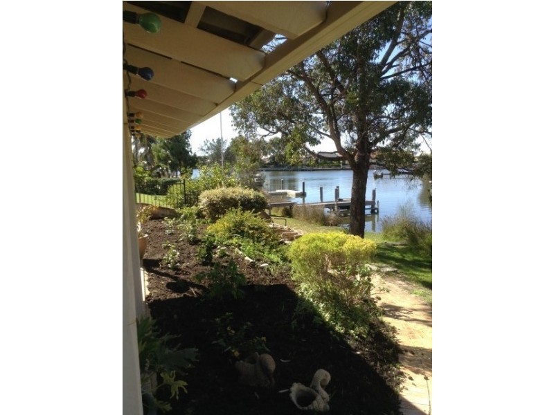 2 Robertson Grove, South Yunderup WA 6208