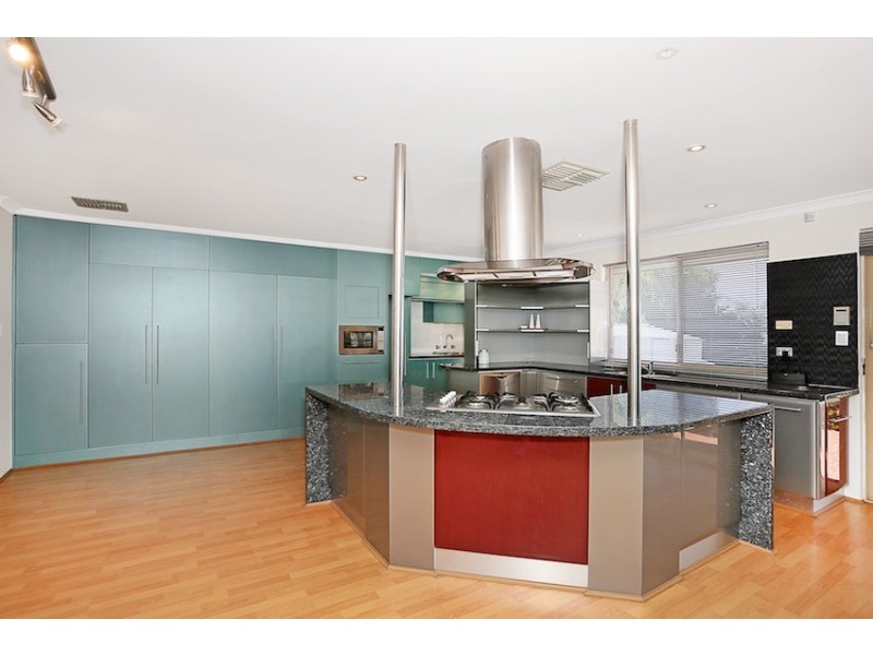 6 Woolah Place, South Yunderup WA 6208