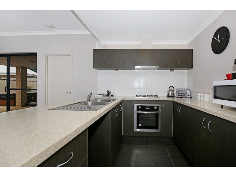 52 Oakleigh Drive, Erskine WA 6210