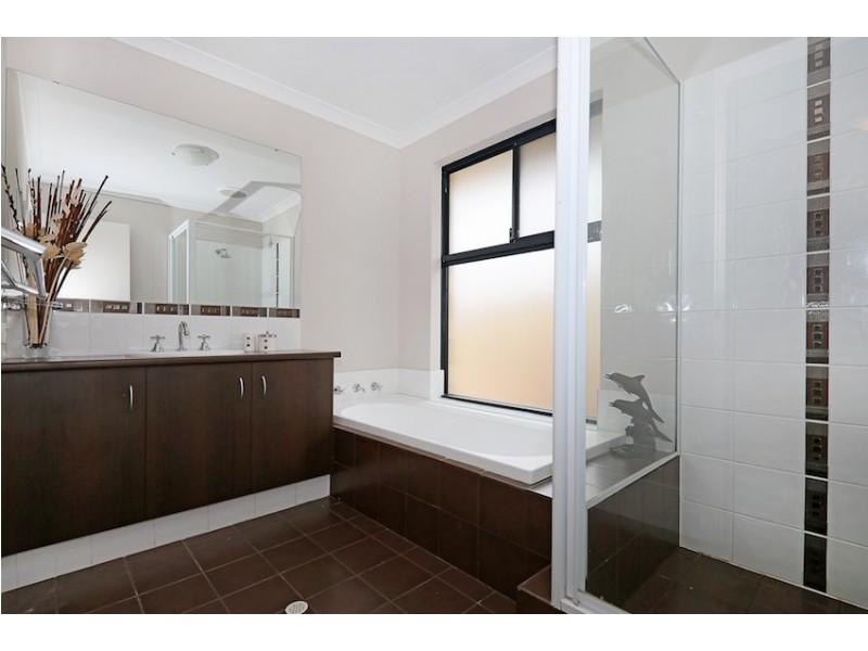 52 Oakleigh Drive, Erskine WA 6210