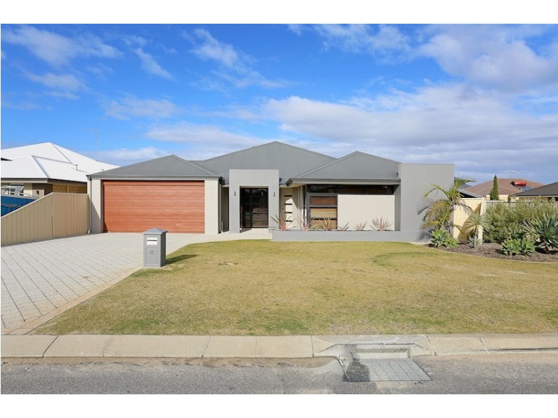 8 Coquette Pass, Dudley Park WA 6210