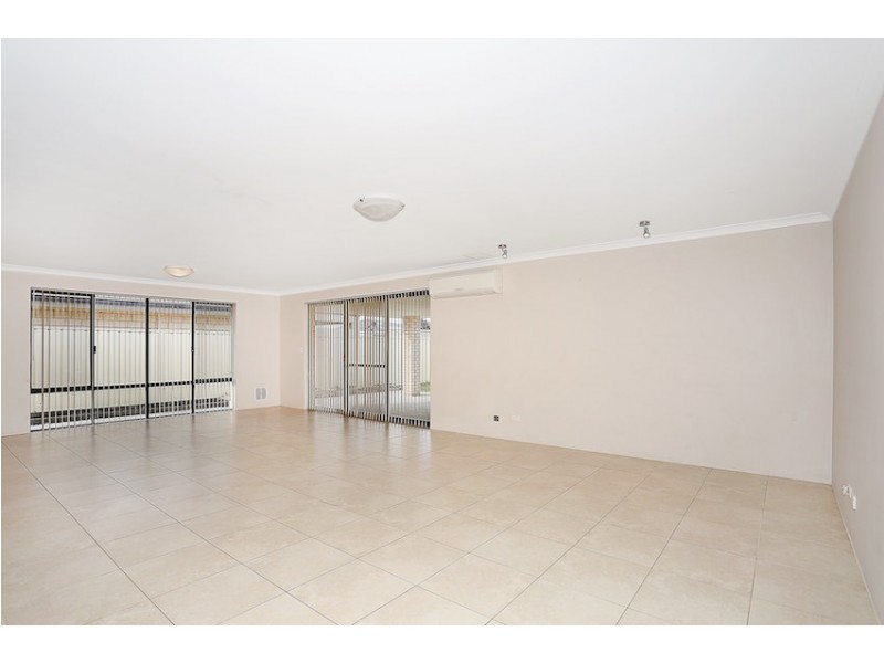 8 Coquette Pass, Dudley Park WA 6210