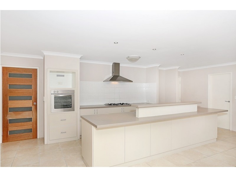 8 Coquette Pass, Dudley Park WA 6210