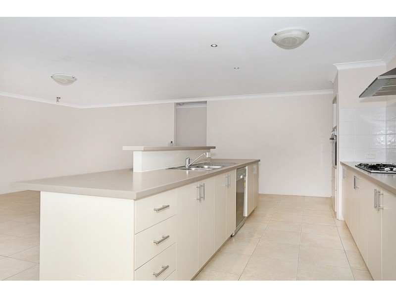 8 Coquette Pass, Dudley Park WA 6210