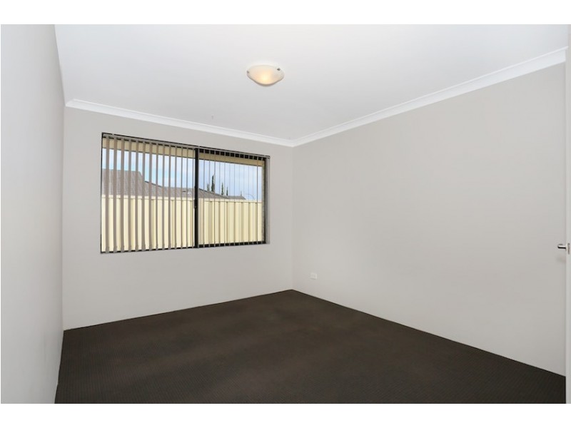 8 Coquette Pass, Dudley Park WA 6210