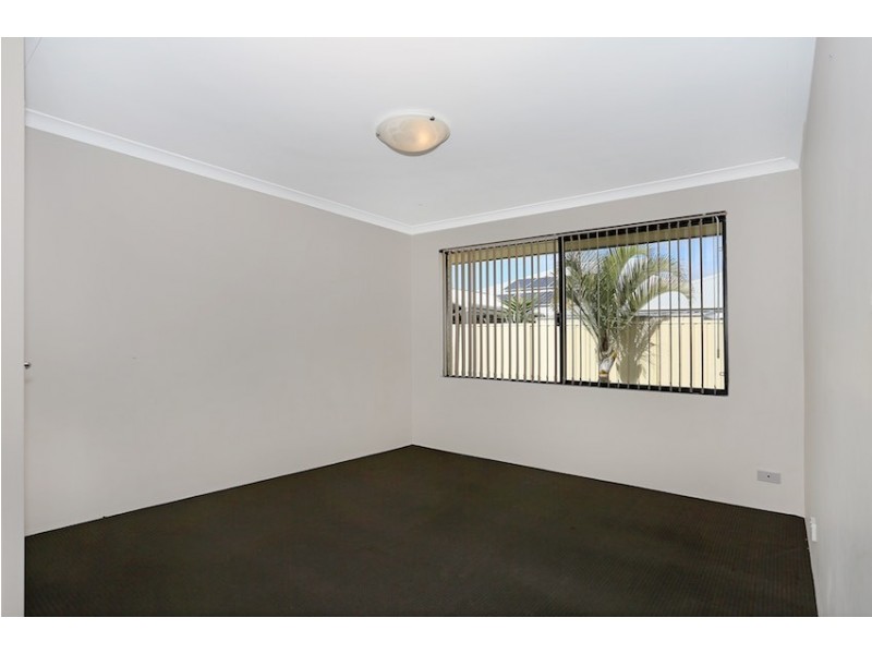 8 Coquette Pass, Dudley Park WA 6210