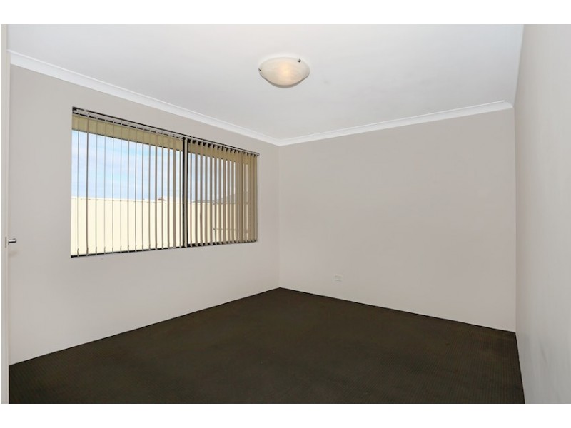 8 Coquette Pass, Dudley Park WA 6210