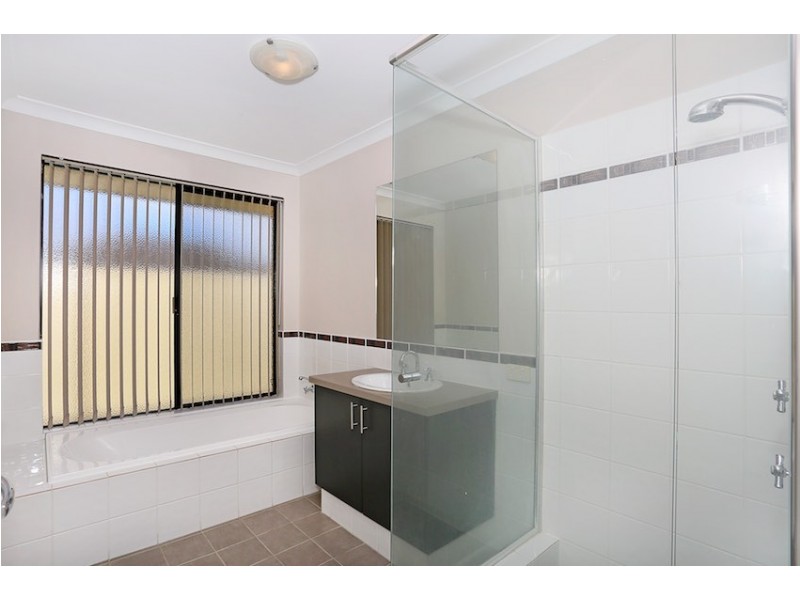 8 Coquette Pass, Dudley Park WA 6210
