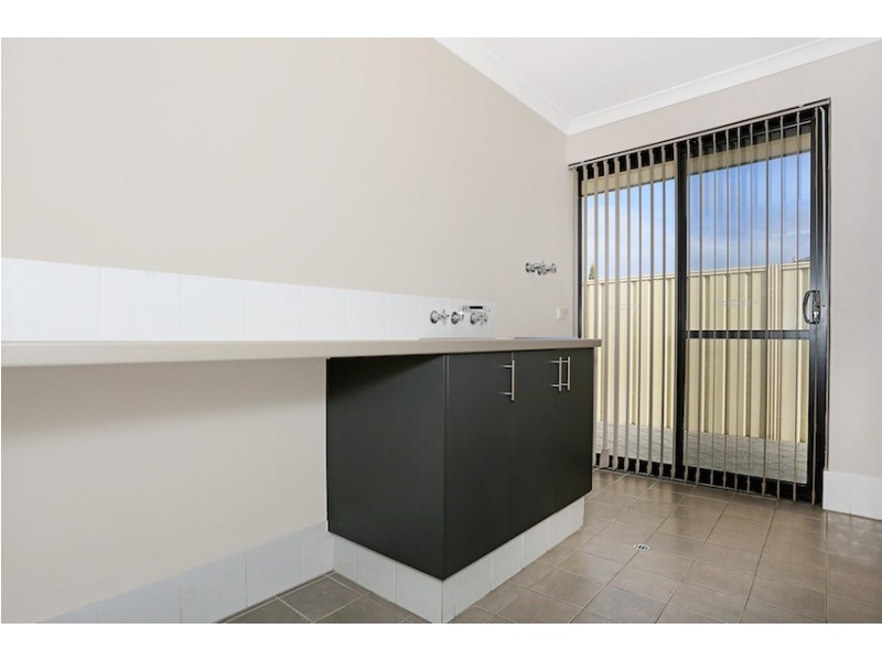 8 Coquette Pass, Dudley Park WA 6210