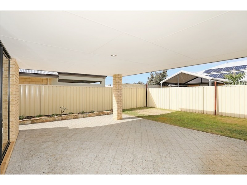 8 Coquette Pass, Dudley Park WA 6210
