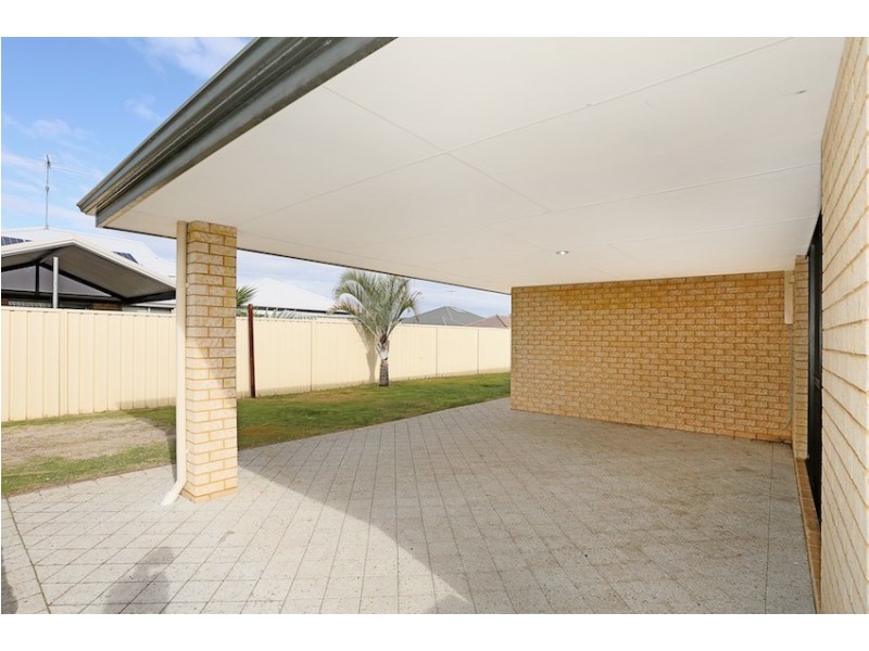 8 Coquette Pass, Dudley Park WA 6210