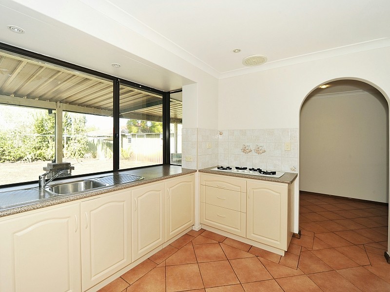 3 Yelta Street, Greenfields WA 6210