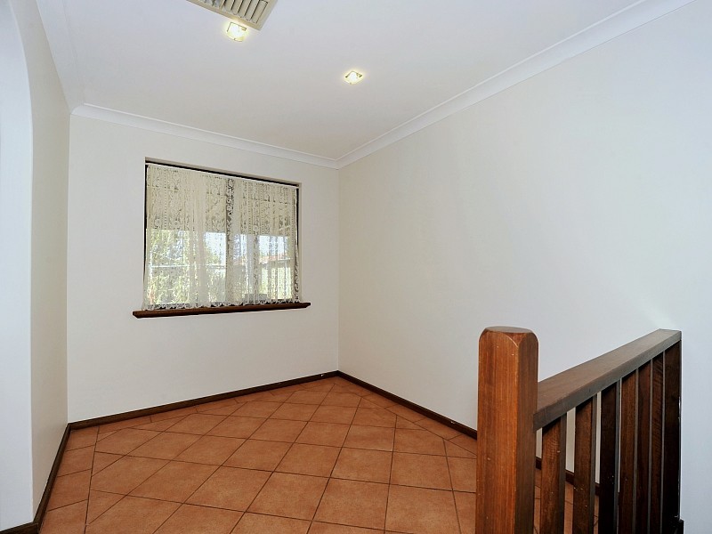 3 Yelta Street, Greenfields WA 6210