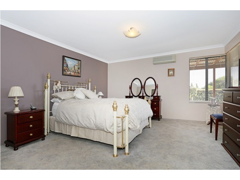 1 Cliff Lane, Halls Head WA 6210