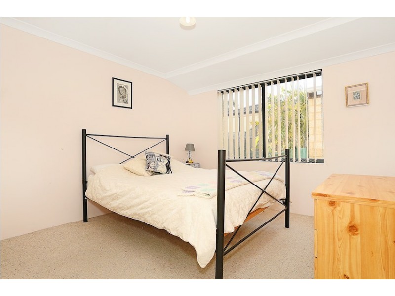 1 Cliff Lane, Halls Head WA 6210