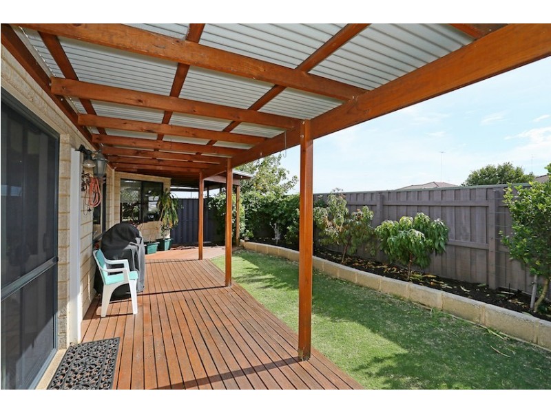 1 Cliff Lane, Halls Head WA 6210