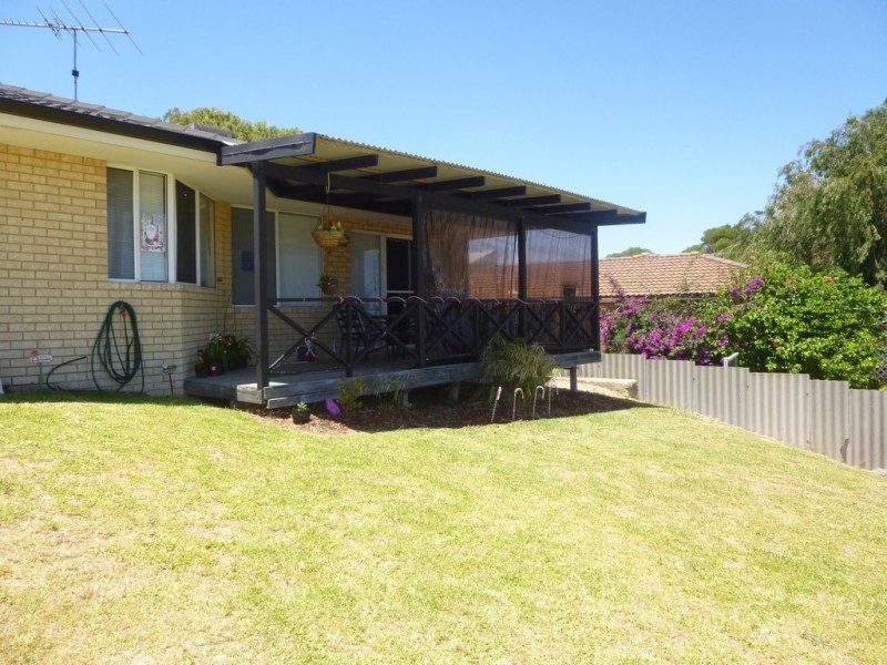 76 Crystaluna Drive, Golden Bay WA 6174