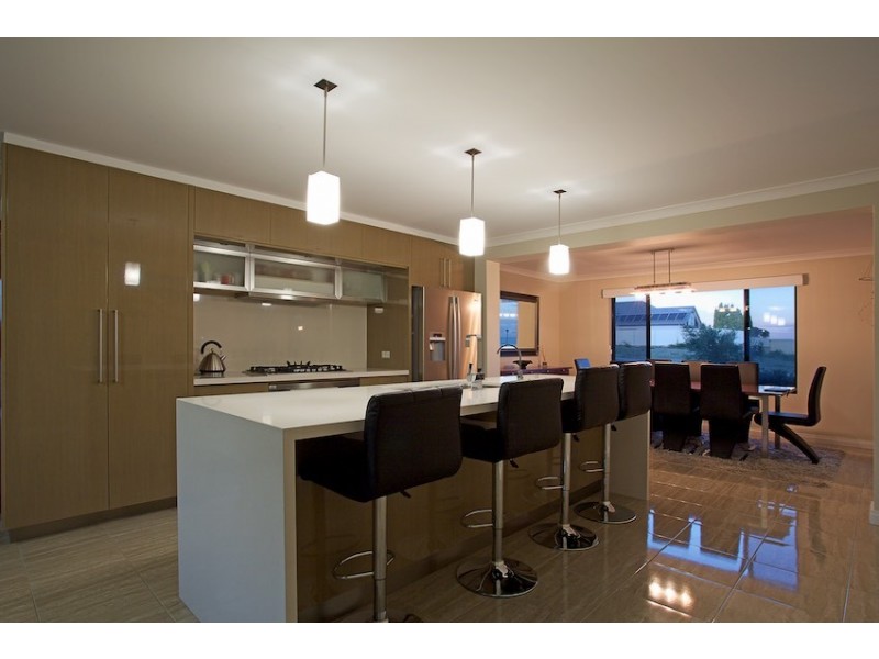 9 Spoonbill Retreat, Wannanup WA 6210