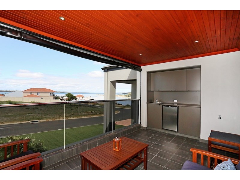 9 Spoonbill Retreat, Wannanup WA 6210