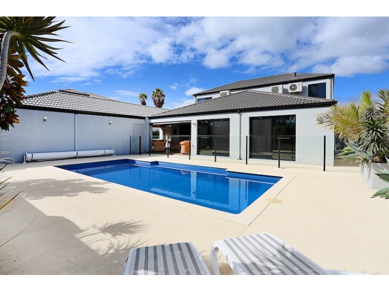 9 Spoonbill Retreat, Wannanup WA 6210