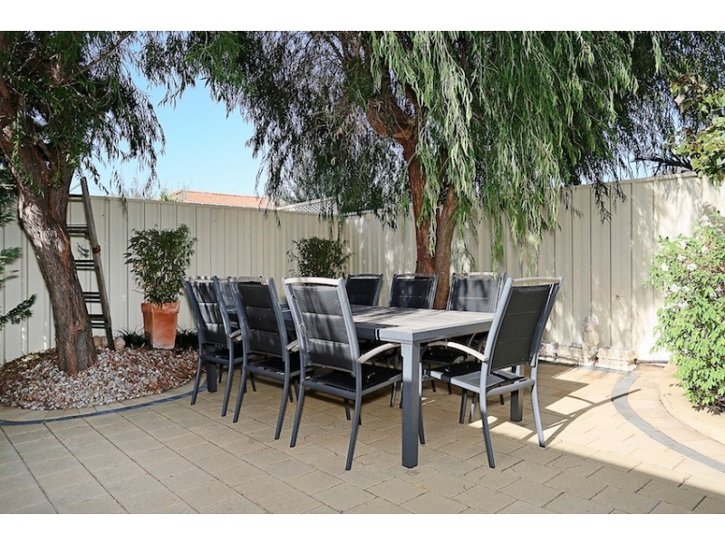 4 Brouwer Trail, Dudley Park WA 6210