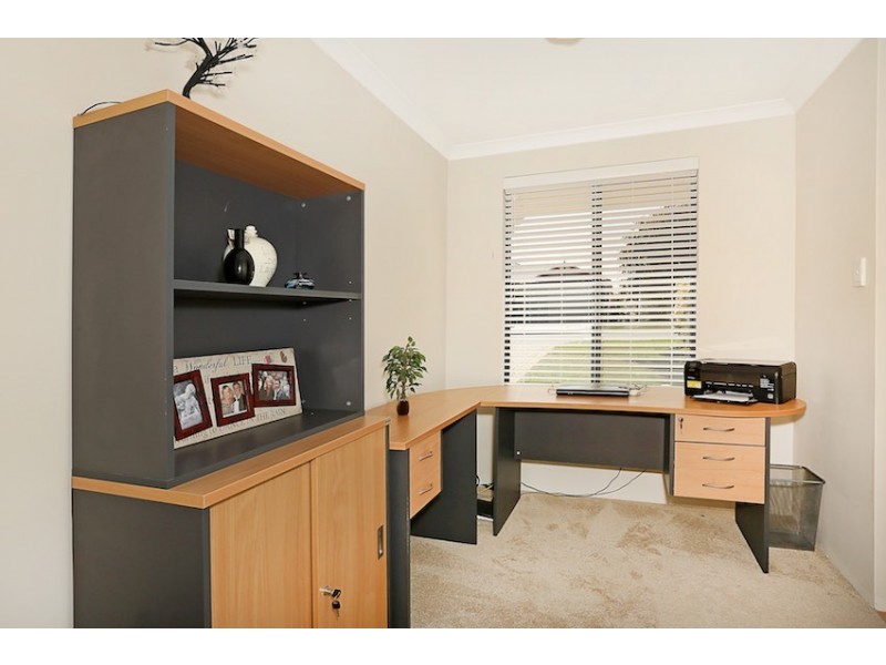 4 Brouwer Trail, Dudley Park WA 6210