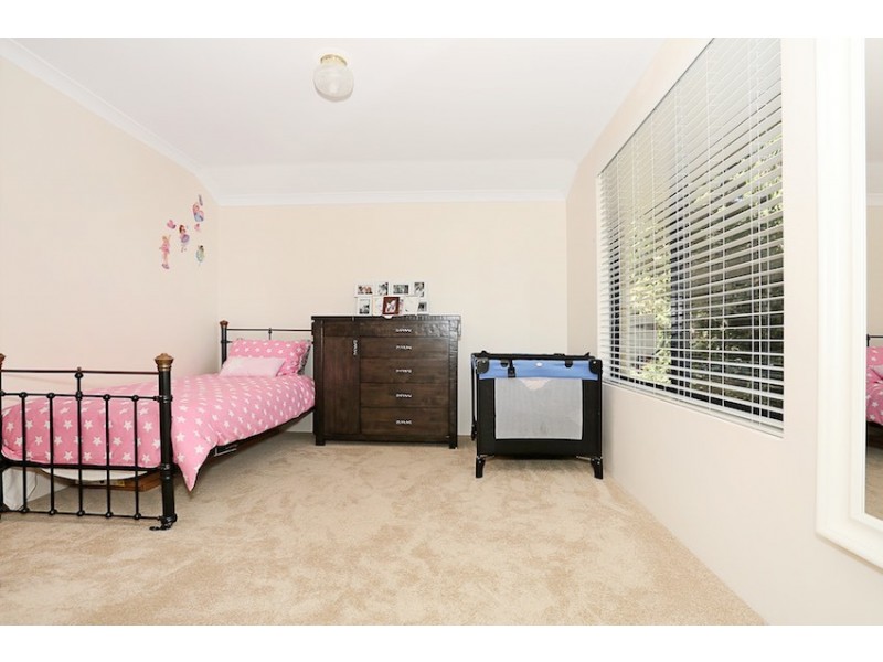 4 Brouwer Trail, Dudley Park WA 6210