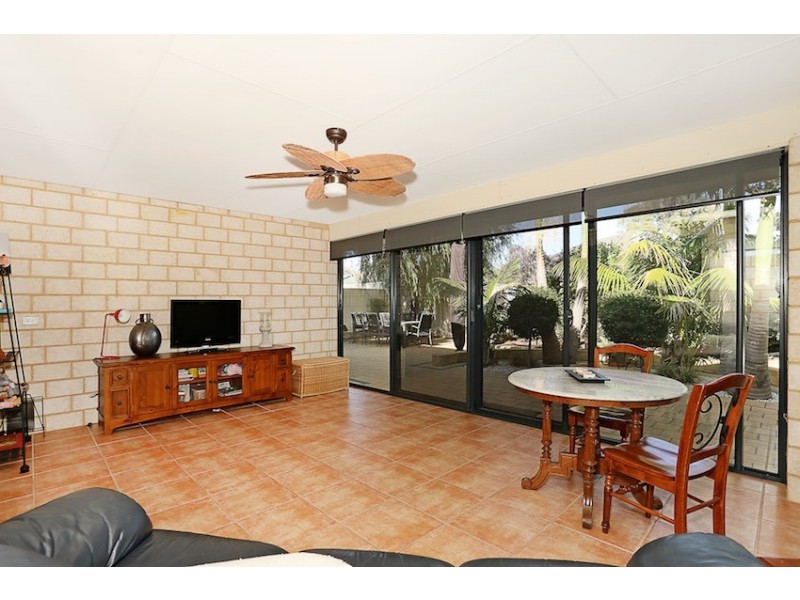 4 Brouwer Trail, Dudley Park WA 6210