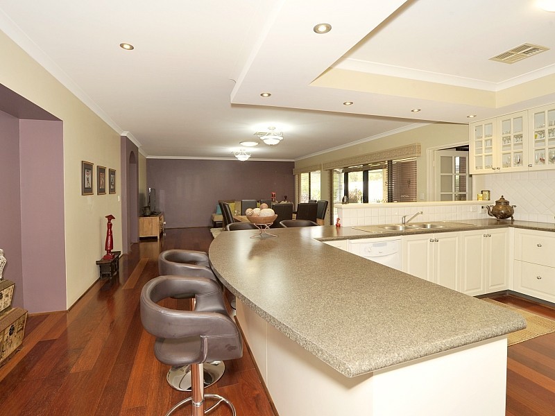 13 Carnarvon Way, Erskine WA 6210