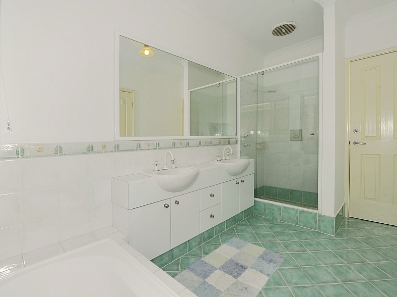 13 Carnarvon Way, Erskine WA 6210