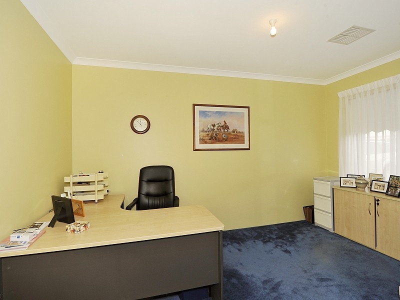 13 Carnarvon Way, Erskine WA 6210