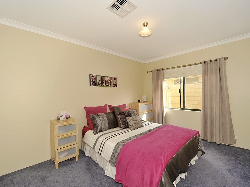 13 Carnarvon Way, Erskine WA 6210