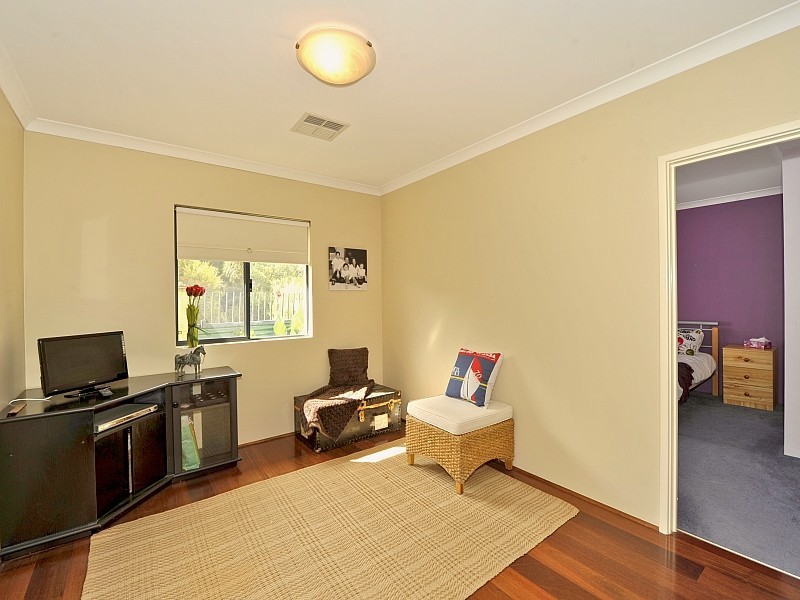 13 Carnarvon Way, Erskine WA 6210