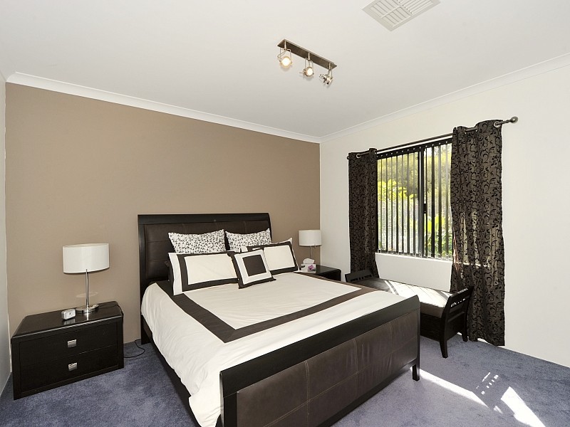 13 Carnarvon Way, Erskine WA 6210