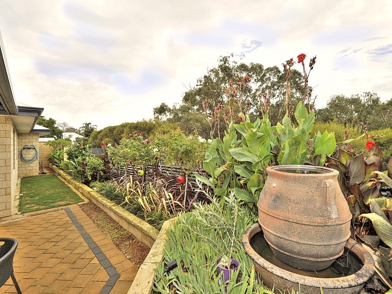 13 Carnarvon Way, Erskine WA 6210