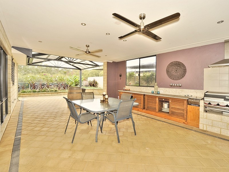 13 Carnarvon Way, Erskine WA 6210