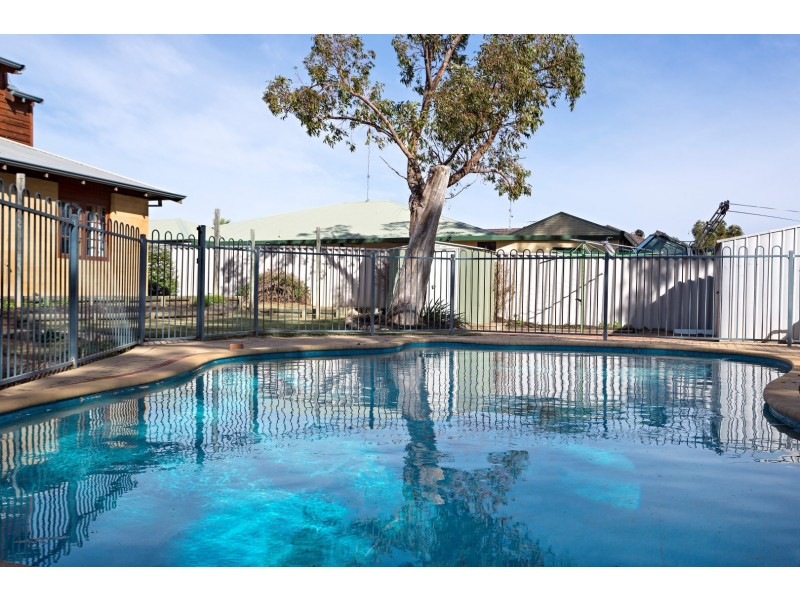 20 Regent Drive, Wannanup WA 6210