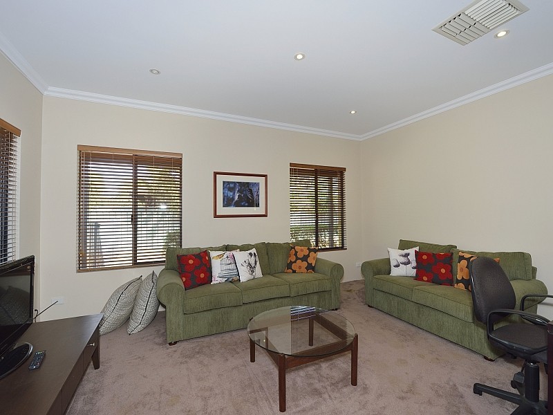22 Flinders Street, Falcon WA 6210