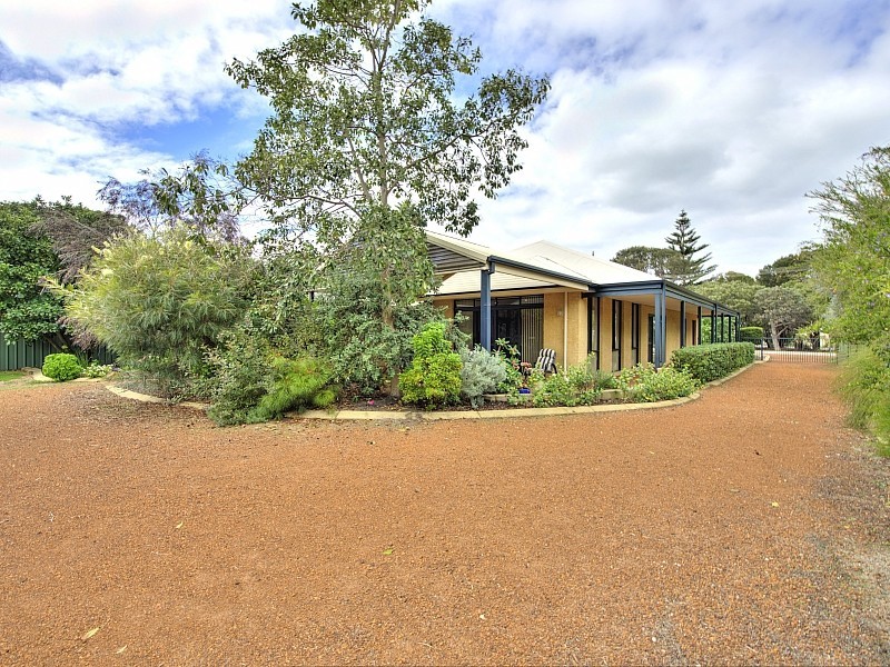 22 Flinders Street, Falcon WA 6210