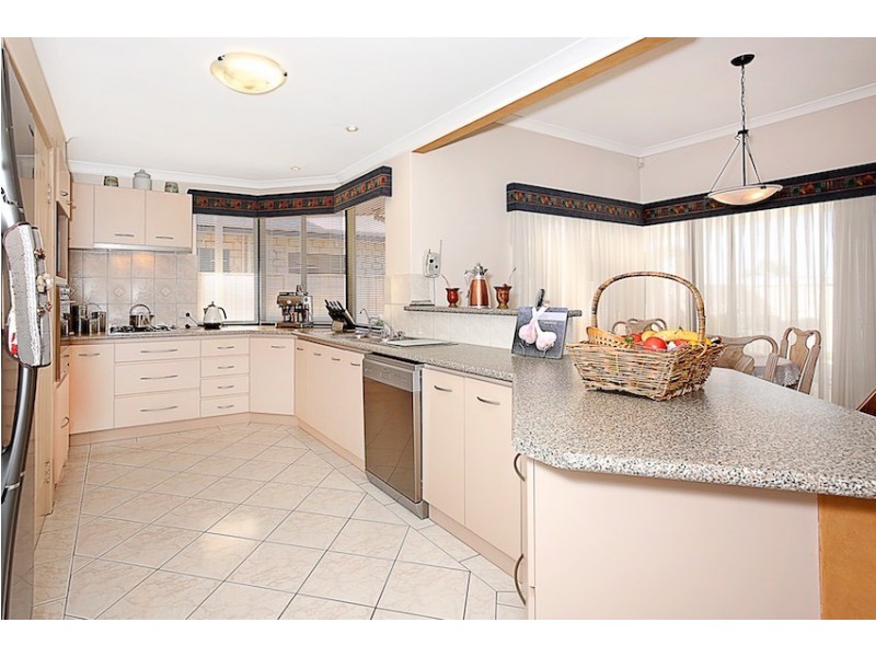 33 Leveque Loop, San Remo WA 6210