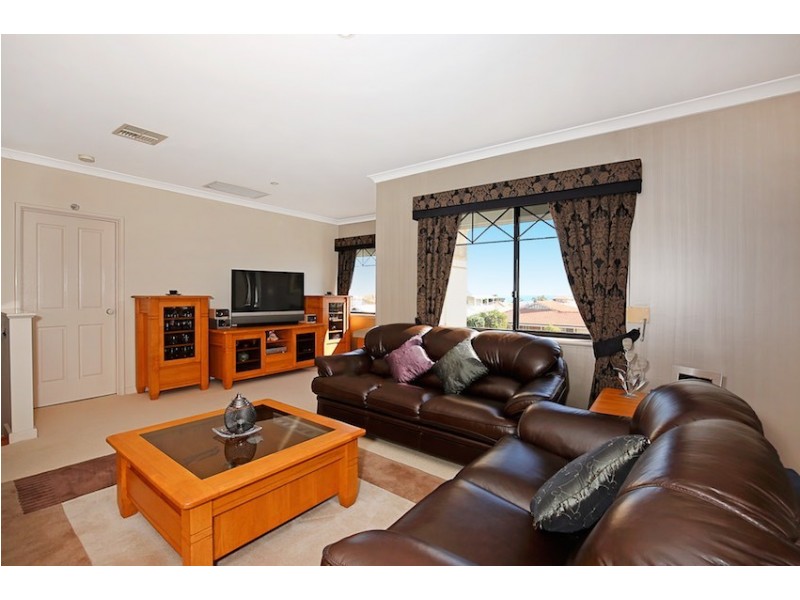 33 Leveque Loop, San Remo WA 6210