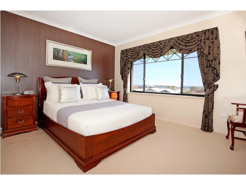 33 Leveque Loop, San Remo WA 6210