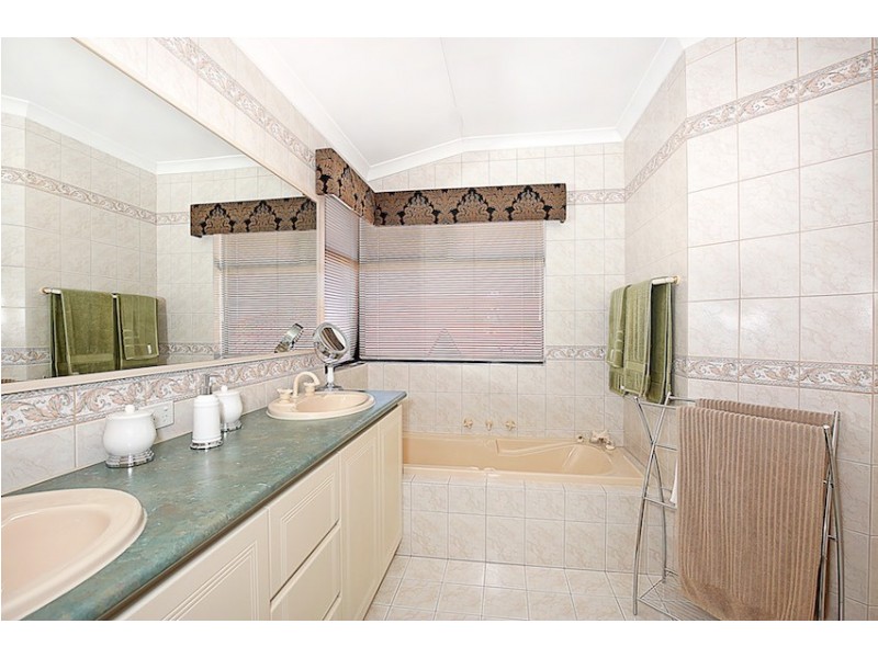 33 Leveque Loop, San Remo WA 6210