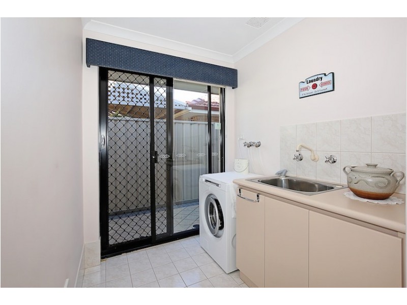 33 Leveque Loop, San Remo WA 6210