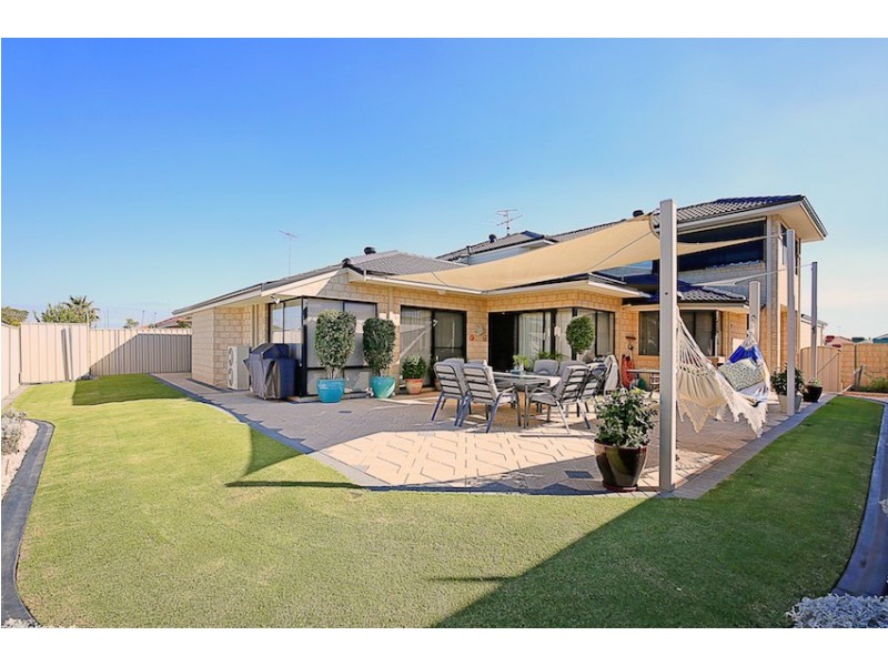 33 Leveque Loop, San Remo WA 6210