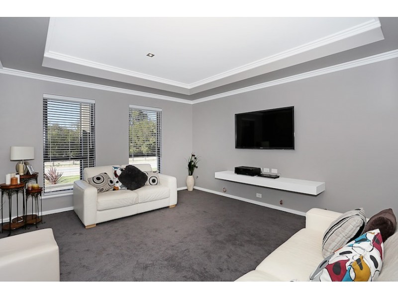 11 Len Howard Drive, Erskine WA 6210