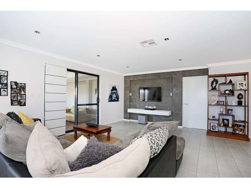 11 Len Howard Drive, Erskine WA 6210