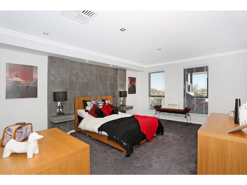 11 Len Howard Drive, Erskine WA 6210