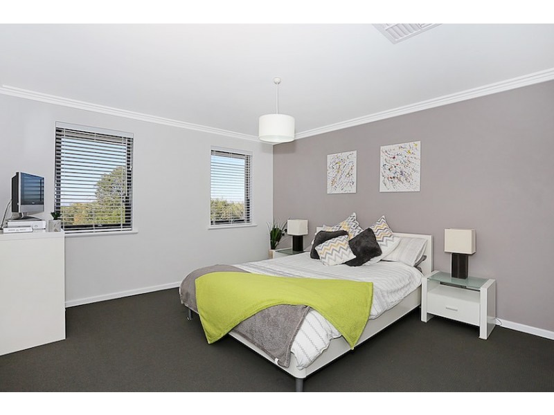 11 Len Howard Drive, Erskine WA 6210