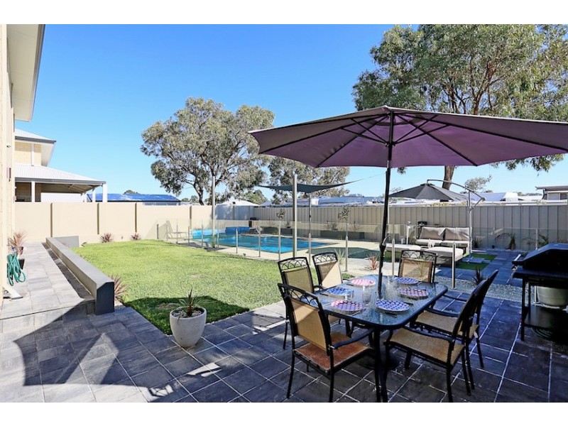 11 Len Howard Drive, Erskine WA 6210